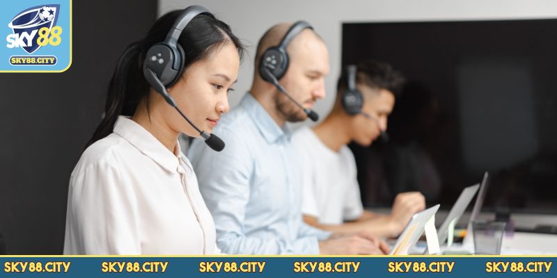 Hỗ trợ qua Hotline nhanh chóng